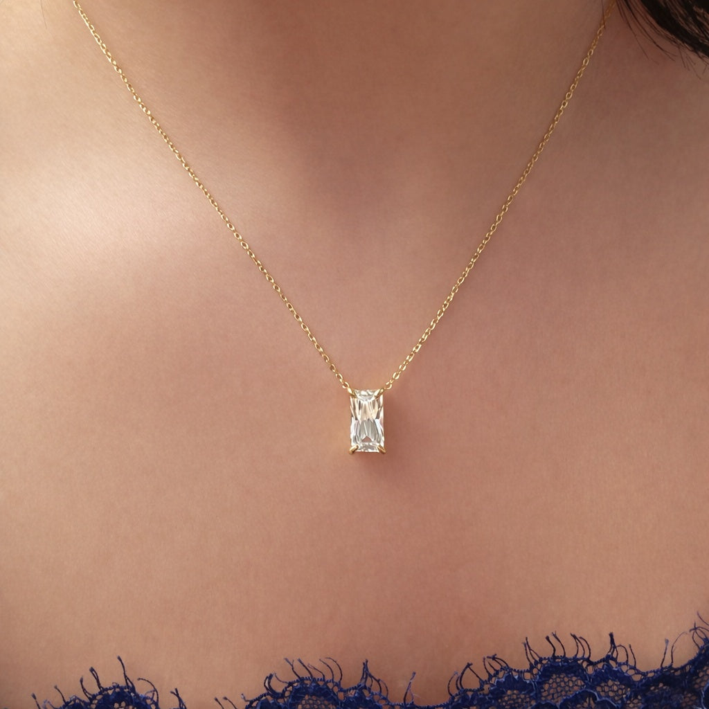 Éclat de Lam Necklace – Rectangular Zircon Pendant Necklace
