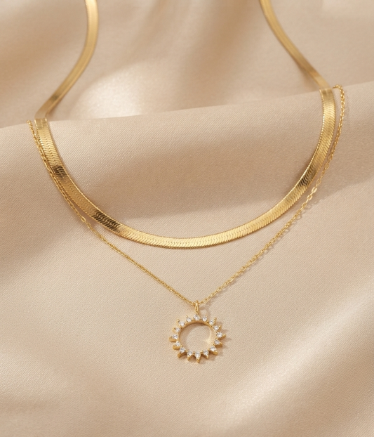 Collier Éclat Solaire doré en acier inoxydable 316L avec pendentif soleil