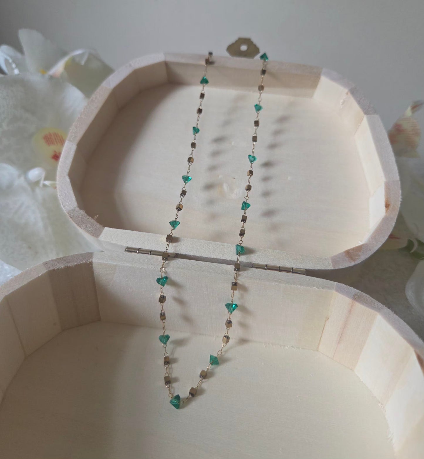 Rosée Verte Necklace – Green Beaded Stainless Steel Necklace