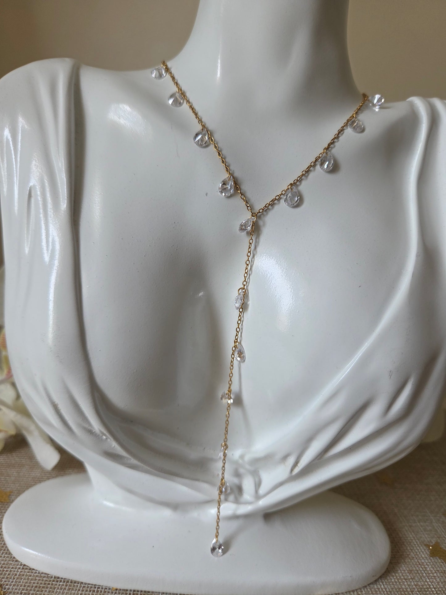 Pluie d'Éclats Necklace – Zircon Lariat Necklace