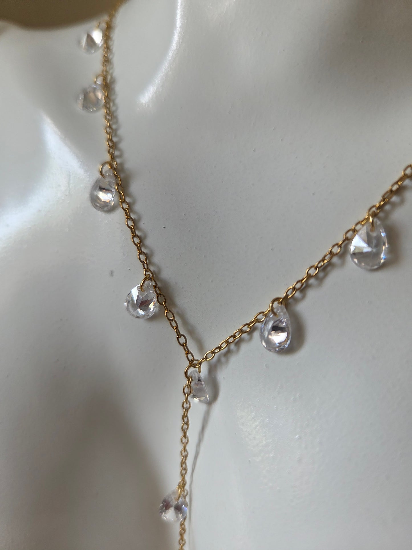Pluie d'Éclats Necklace – Zircon Lariat Necklace