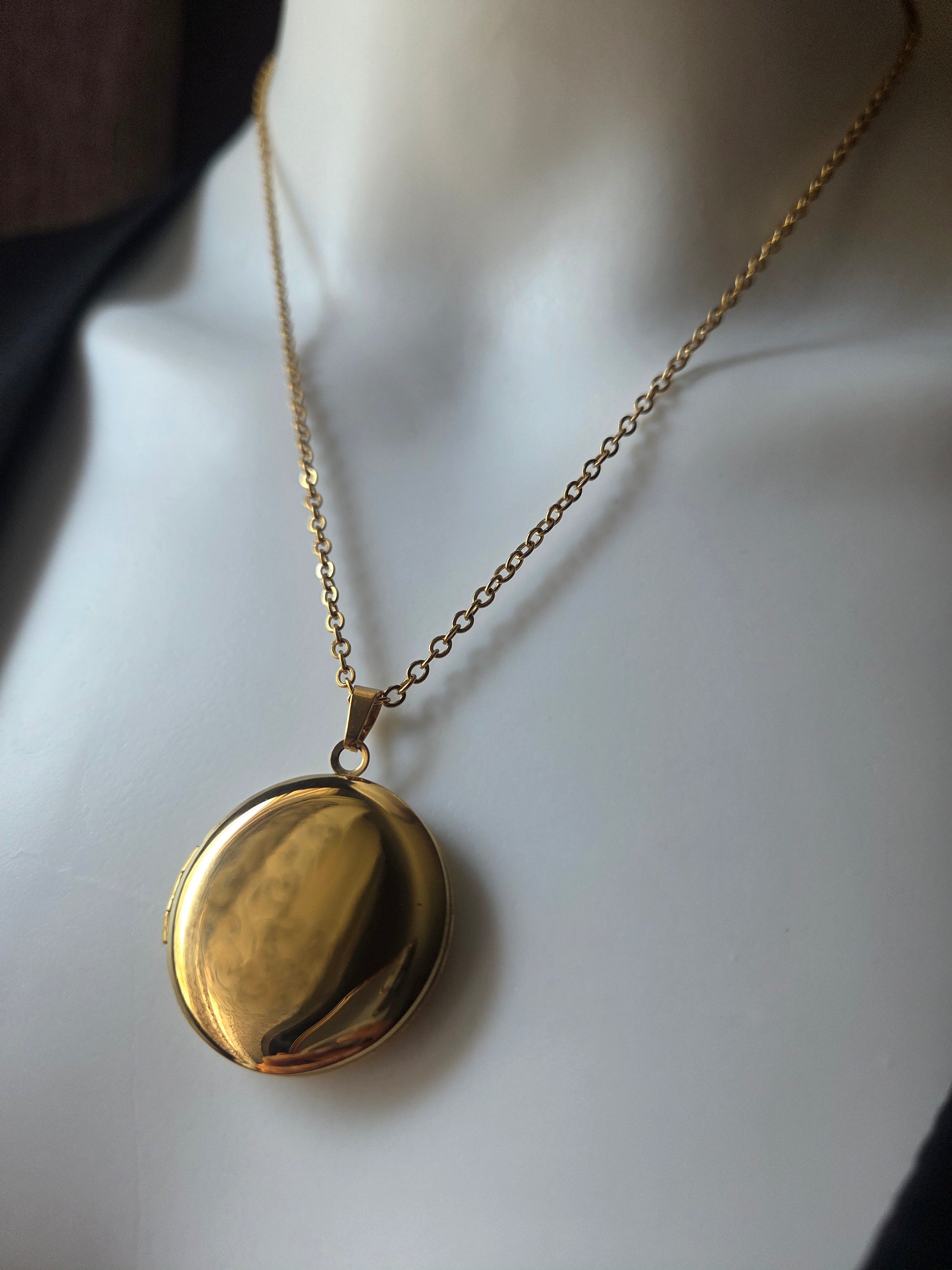collier médaillon acier inoxydable doré femme